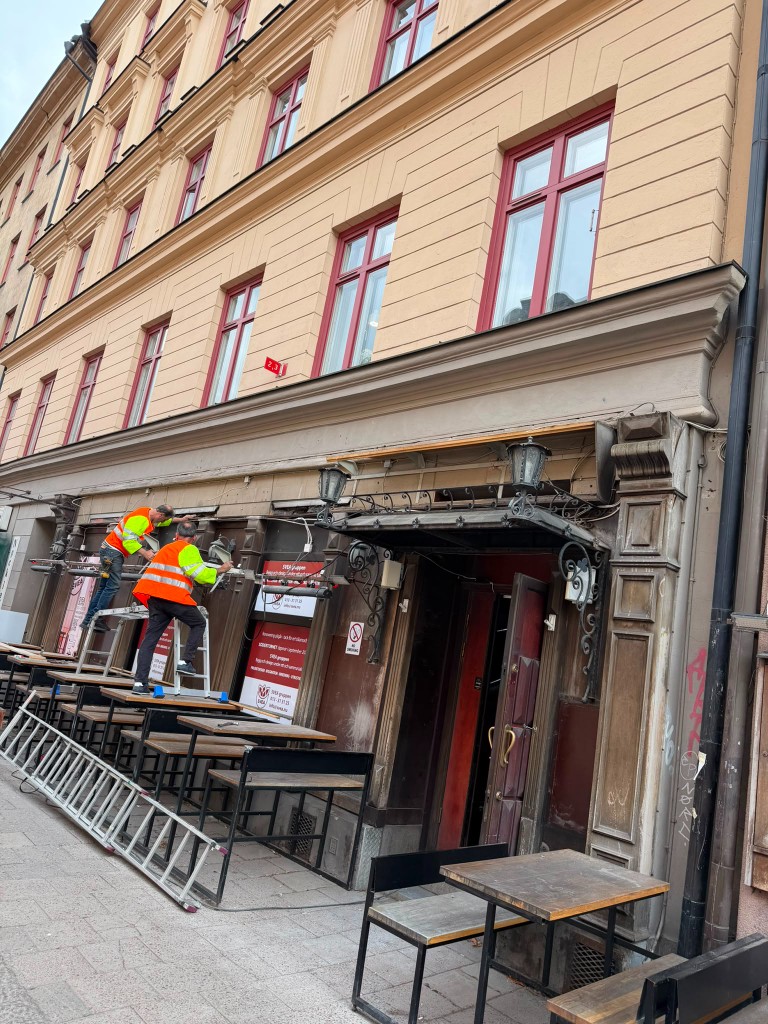 Fasaden på Folkungagatan under renovationen